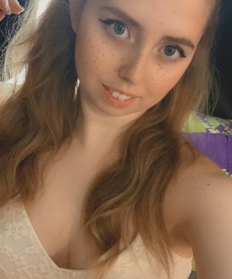 SiennaCeeCee star nice pic