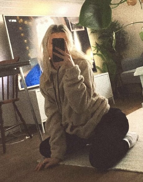 sweet pussy onlyfans pornographic picture