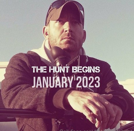 thehotwifehunt naked model img