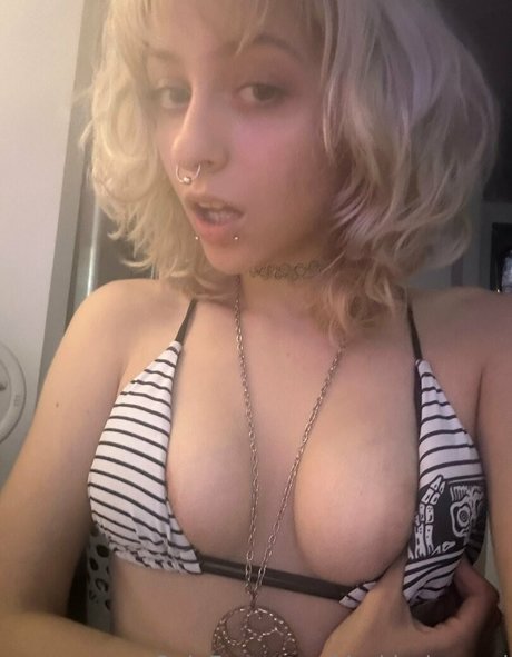 Kuromi star nude pic