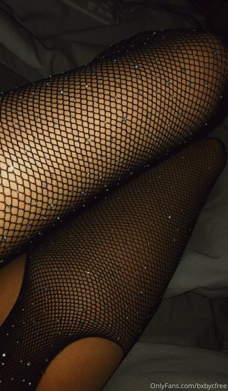 busty mom onlyfans hd pic