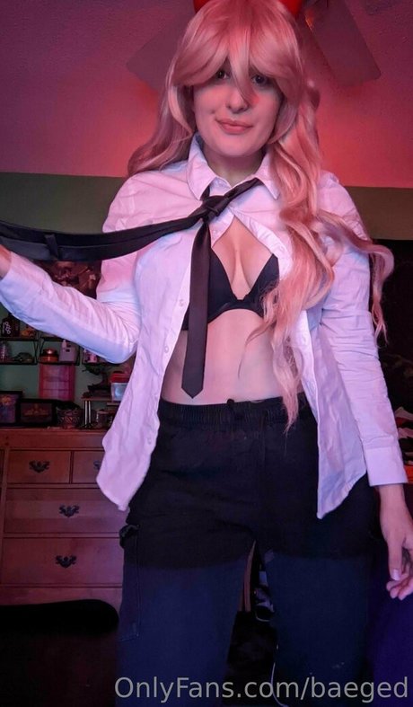 baeged model hot picture