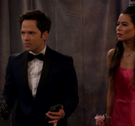 Miranda Cosgrove art model galleries