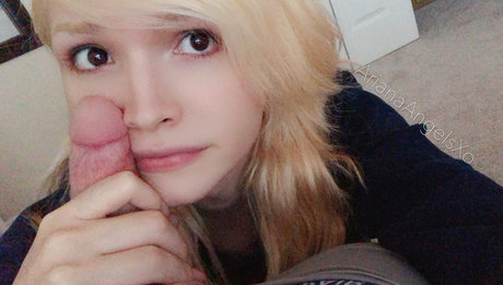 arianaangelsxo model free picture