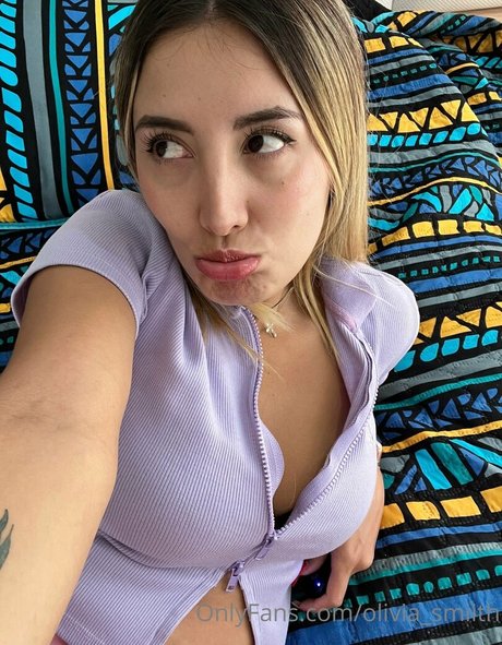 oliviasmiithfree beautiful actress img