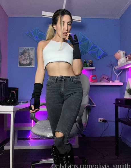 oliviasmiithfree model xxx image