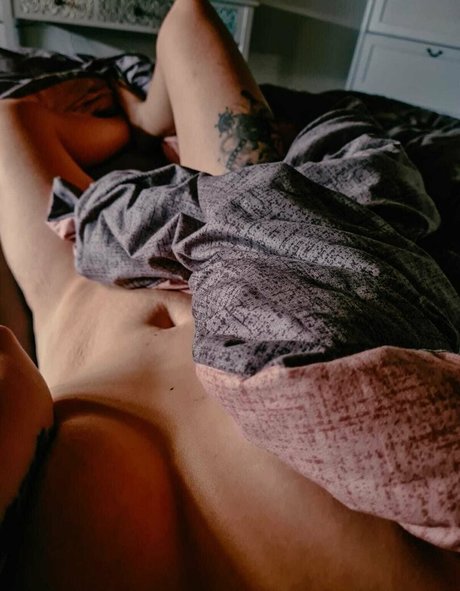 youmeus1312 adult star photo