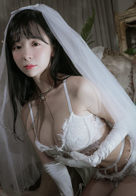 leeesovely pornstar adult images