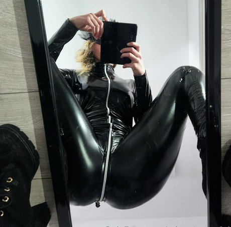 adventure g1rl nude star gallery