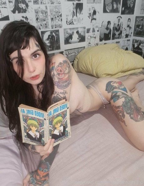 young onlyfans exclusive picture