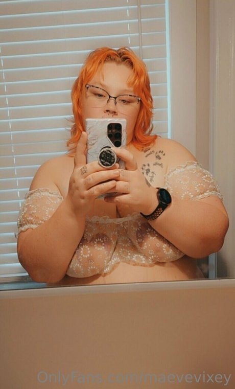 maevevixey pornstar pretty photo