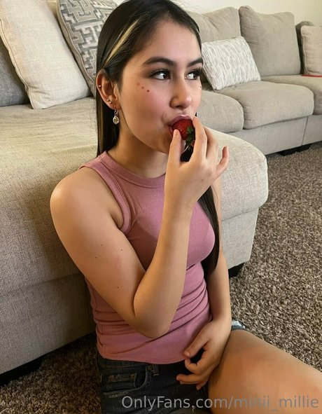 minii millie star sexy photos