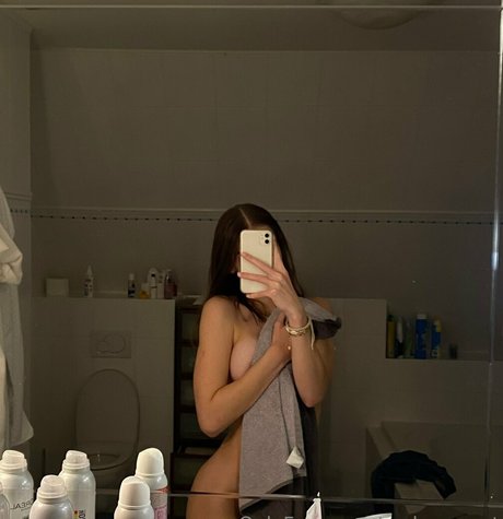 carla secret Best Profile Photo