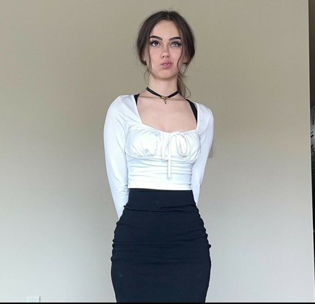 Awkspew roo2 erotic model img