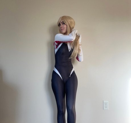 Awkspew roo2 nude star photo