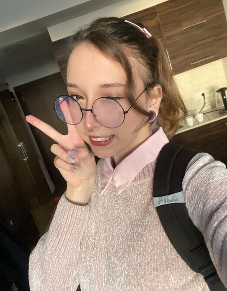 Loli Molly model hd pic