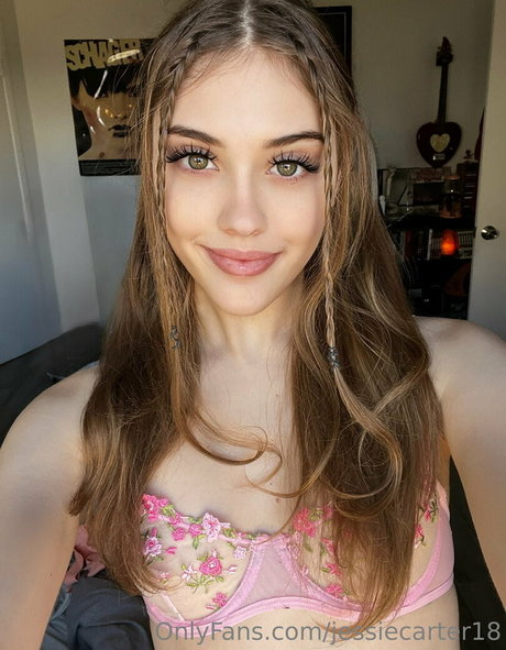 Jessie Carter beautiful star galleries