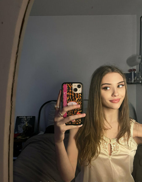 Jessie Carter free actress galleries