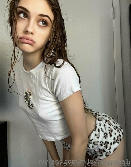 Jessie Carter Best Profile Photo