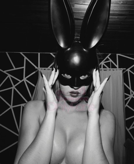 white ass onlyfans top photo