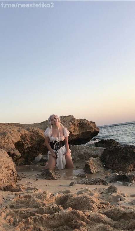 Lenny Bright star sexy picture