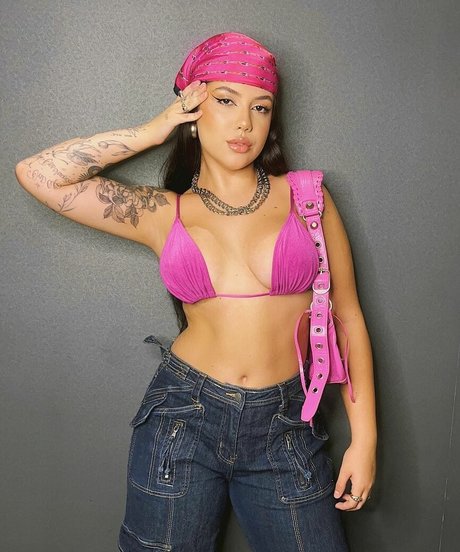 busty mom onlyfans naked picture