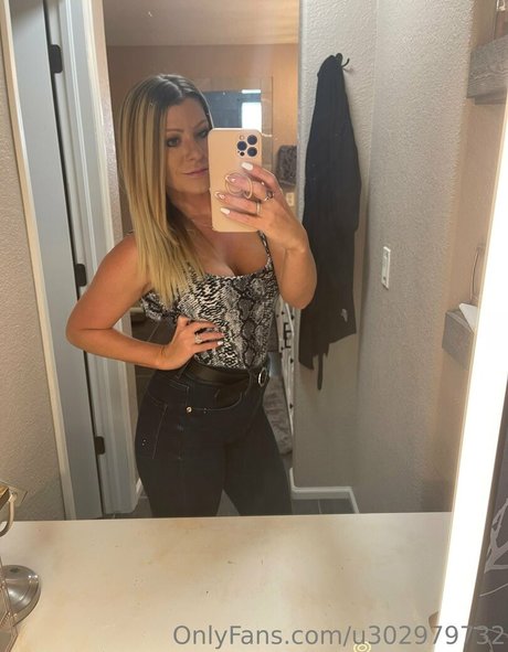 wifeywet top model pic