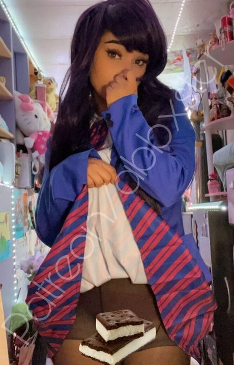 Abbxeh model naked photo