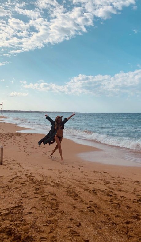 Maria Eugenia Suconic nude actress images