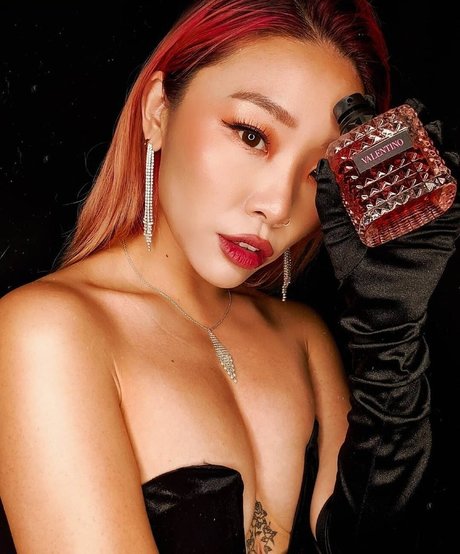 shaved onlyfans art naked gallery