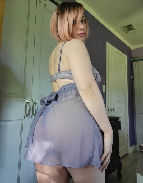 Jennifer Van Damsel beautiful pornstar picture