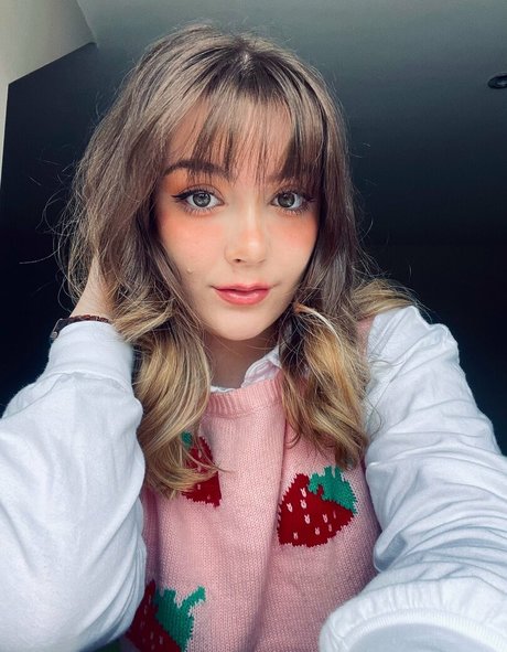 poopernoodle best actress photo