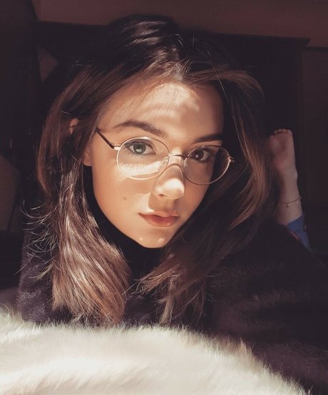 poopernoodle hot star photos