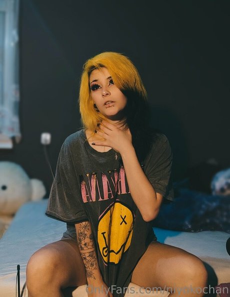 niyokochan model pretty photos