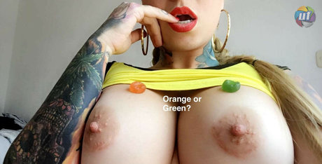 rabbitliciousss pornstar adult image