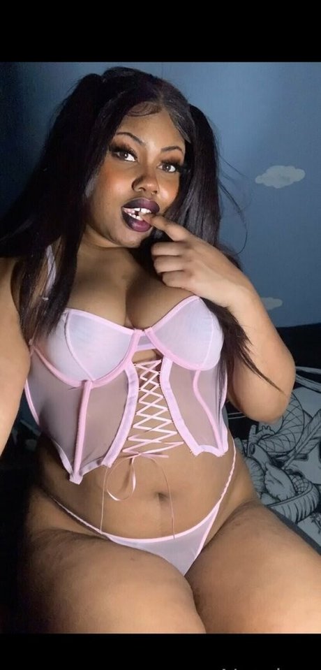 thiccxms pornstar naked image