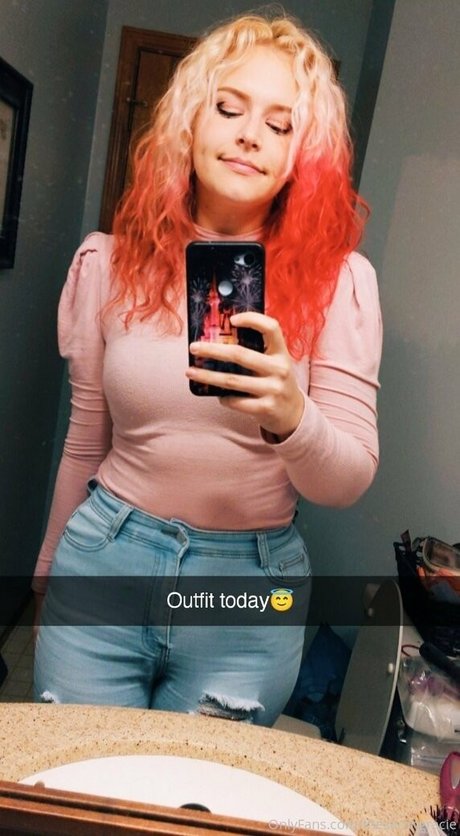 The Sarah Gracie high quality actress image