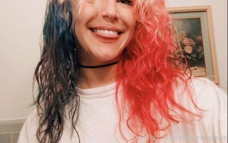 The Sarah Gracie model hd pic