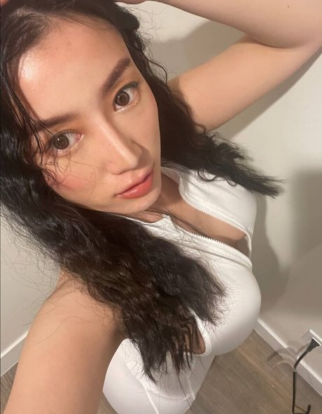 Purple5boo erotic actress pics