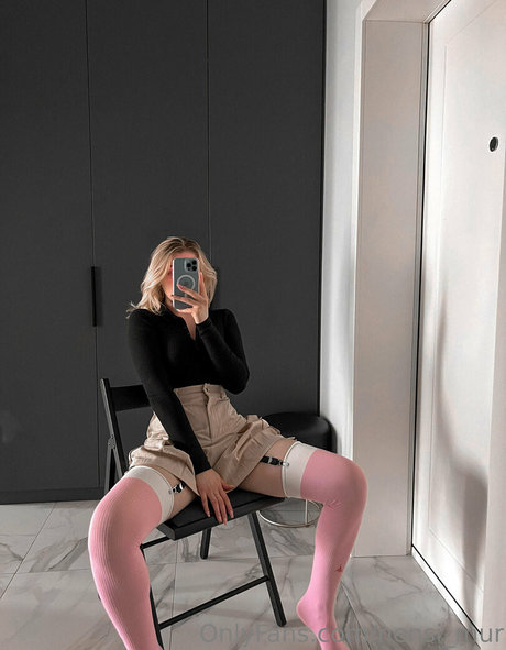 brown eyes kitty onlyfans porn pic