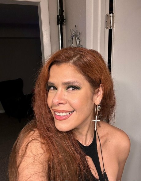 lips onlyfans pornographic pic