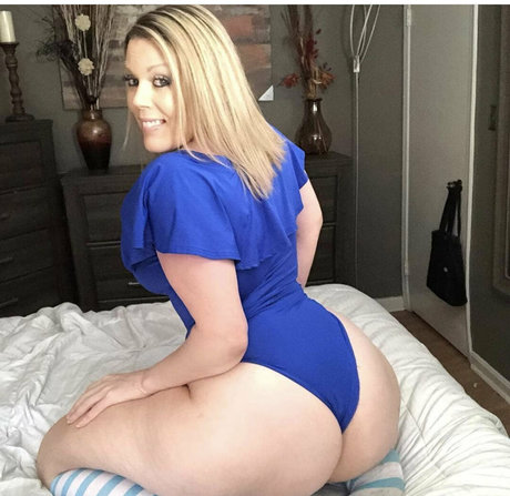 therealvixenval sexy star pic