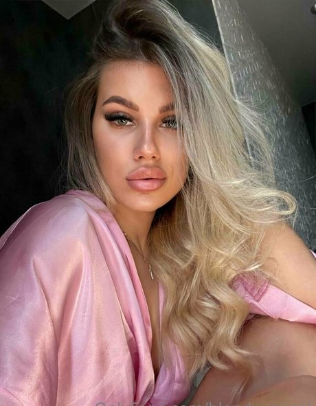 blonde milf onlyfans best gallery