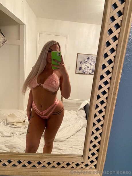 Sophiadeso naked actress pictures