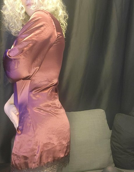 roseyccomplexion nude model gallery