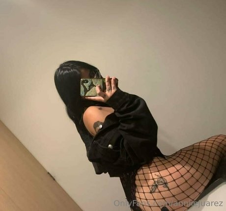 anniiejuarez perfect model img