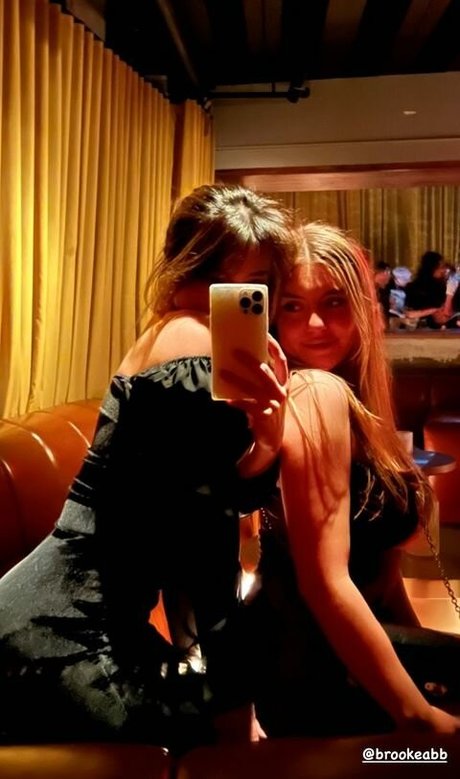 amateur blonde onlyfans naked photos