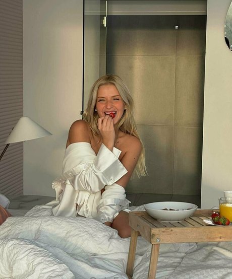 eating onlyfans nice pictures