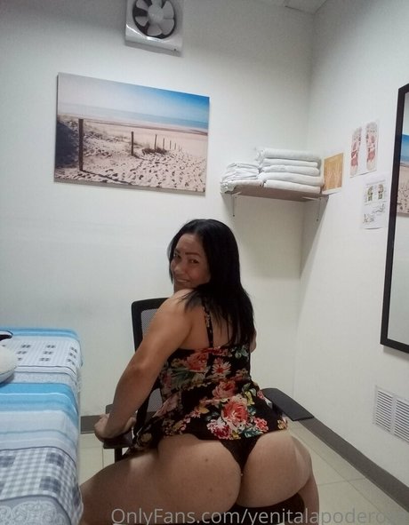 yenitalapoderosa model nudes photo