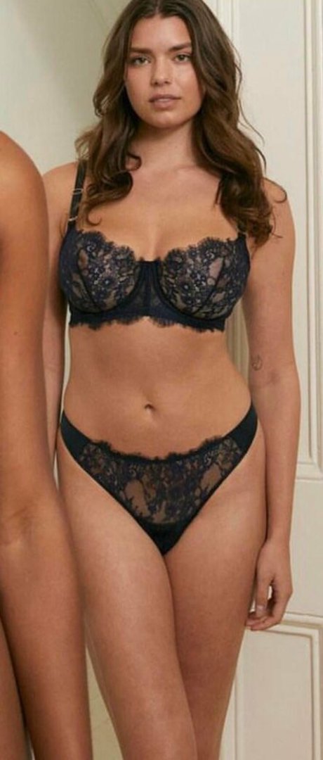 Lauren Searle nudes star picture